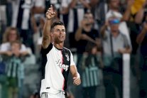 عقد رونالدو مع نايكي 162 مليون يورو بحسب