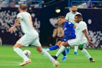 الفيحاء يخطف نقطة من الهلال والوحدة يسقط الأهلي