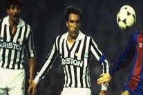 يوفنتوس يكرم نجمه السابق غايتانو تشيريا في ذكرى وفاته الثلاثين