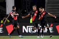 البيرو تثأر من البرازيل وفوز كاسح للأرجنتين بثلاثية لاوتارو مارتينيز