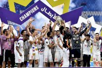 الشارقة يهزم شباب الأهلي ويتوج بلقب الكأس السوبر الإمارتية