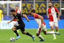 إنتر يفلت من الهزيمة أمام سلافيا براغ وتعثر ليون