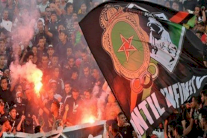 قتيل وجرحى في مواجهات بين مشجعي الوداد والجيش الملكي في المغرب