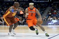 وفاة لاعب كرة السلة الأميركي إيميت قتلا بالرصاص