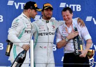 هاميلتون الفائز في ثنائية لمرسيدس أمام لوكلير