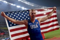 الاميركي كندريكس يحتفظ بلقبه بطلا في القفز بالزانة