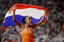 الثنائية للهولندية حسن بعد فوزها بسباق 1500 م