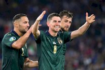 إيطاليا تبلغ نهائيات كأس أوروبا مبكرا بفوزها على اليونان