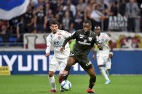 ميتز يصعق نانت وتولوز يهزم ليل في الدوري الفرنسي