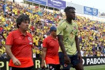 مدرب أتلانتا يستشيط غضبا بعد إصابة هداف الفريق مع منتخب كولومبيا