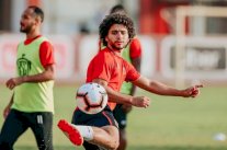 محمود لاعب وسط الأهلي المصري يخضع لجراحة في ركبته بألمانيا