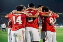 يونايتد يضمد جراحه المحلية بفوز قاري وثنائية بيبي تنقذ ارسنال