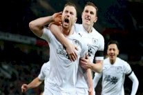 لامبارد يحذر لاعبي تشيلسي من ثنائي هجوم بيرنلي