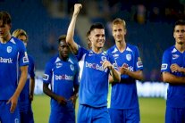 جنك يتطلع لتكرار أداء مانشستر يونايتد عندما يستضيف ليفربول