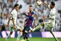 رابطة الدوري الإسباني تفكر في إجراء قانوني بسبب موعد القمة الجديد