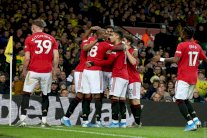 نتائج الأشواط الأولى تضع مانشستر يونايتد في صدارة الدوري الإنكليزي