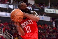 هاردن يسجل 40 نقطة في فوز روكتس على ثاندر