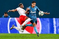 لايبزيغ يهزم زينيت ويقترب من التأهل