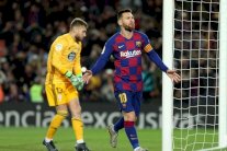 برشلونة وريال مدريد في الصدارة بفوزين رباعيين
