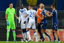 بالوتيلي يهدد بترك الملعب بعد إساءة عنصرية في فيرونا