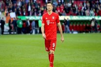 ليفاندوفسكي يحتاج إلى عملية جراحية في أعلى الفخذ