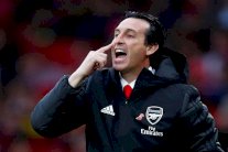 جماهير أرسنال يرفضون إمهال إيمري حتى نهاية الموسم 