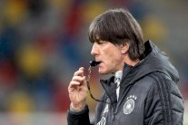 لوف يضع ألمانيا خارج دائرة المرشحين للقب الأوروبي