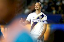 إبراهيموفيتش يعلن مغادرة لوس انجليس غالاكسي