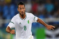 عودة بلقبلة لتشكيلة الجزائر بعد استبعاده بسبب فيديو فاضح