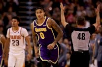 كوزما يعزز صدارة ليكرز للمنطقة الغربية و42 نقطة لتراي يونغ