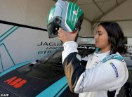 ريما الجفالي.. سعودية تشارك في سباق سيارات