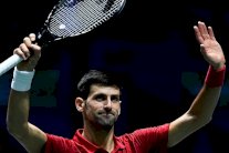 ديوكوفيتش يقود صربيا إلى ربع نهائي كأس ديفيس