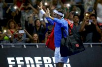 فيدرر يفوز على زفيريف في تشيلي على وقع الأزمة التي تعصف بها