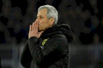 الصحف تنتقد مدرب دورتموند ولاعبوه يساندونه