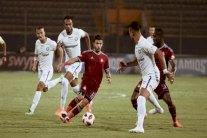 أسوان يهدي الصدارة للأهلي بتعادله مع بيراميدز