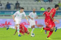 السعودية تهزم البحرين وتشعل المنافسة في المجموعة الثانية