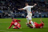 رادونييتش يقود مرسيليا لتعزيز الوصافة في الدوري الفرنسي