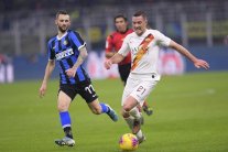 روما يفرمل إنتر ويمنح يوفنتوس فرصة استعادة الصدارة