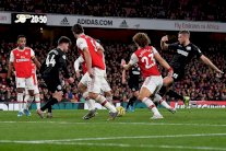 برايتون يزيد محن أرسنال ويسقطه في مباراة ليونغبرغ الثانية