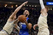 15 فوزا متتاليا لباكس وسقوط روكتس