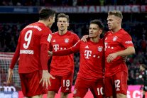 كوتينيو يتعملق في سداسية بايرن ولايبزيغ يتصدر مؤقتا