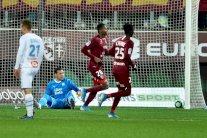 مرسيليا يكتفي بالتعادل في متز ويقدم لقب الخريف لسان جرمان