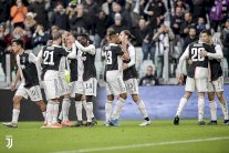 بوفون يعادل رقم مالديني ويوفنتوس يتصدر مؤقتا