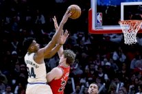 يانيس وباكس ينهيان 2019 بأفضل طريقة