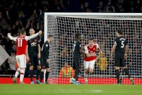 أرسنال يسقط بونايتد، فوز ليستر ومانشستر سيتي، تعثر تشلسي وتوتنهام