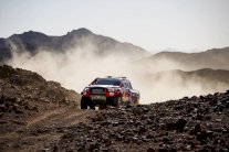 تيرانوفا يتصدر والراجحي يفرّط بفرصة الفوز بالمرحلة الثانية من رالي دكار