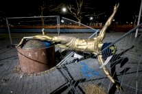 جماهير مالمو السويدي تحطم تمثال إبراهيموفيتش