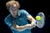 مدفيديف يؤهل روسيا وهدية ثمينة من بلجيكا إلى بريطانيا