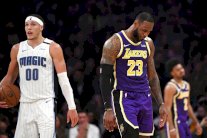 ليكرز يسقط في معقله ورابتورز يفلت من انتفاضة ثاندر