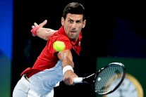 ديوكوفيتش الفائز على نادال يبقي صربيا في المنافسة